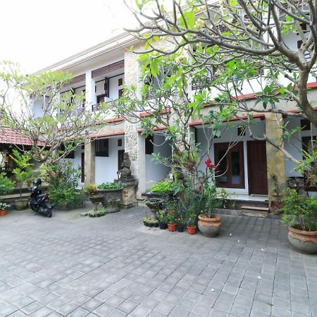 ปูรี จายาราจา เกสท์เฮาส์ Hotel กูตา ภายนอก รูปภาพ