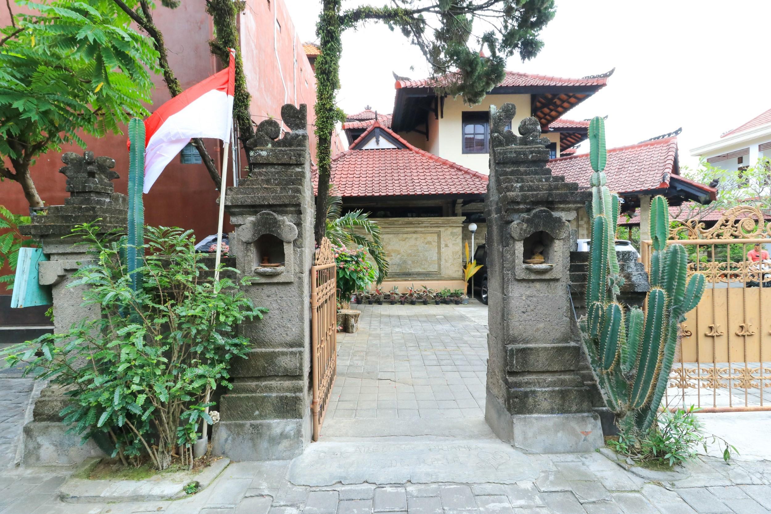 ปูรี จายาราจา เกสท์เฮาส์ Hotel กูตา ภายนอก รูปภาพ