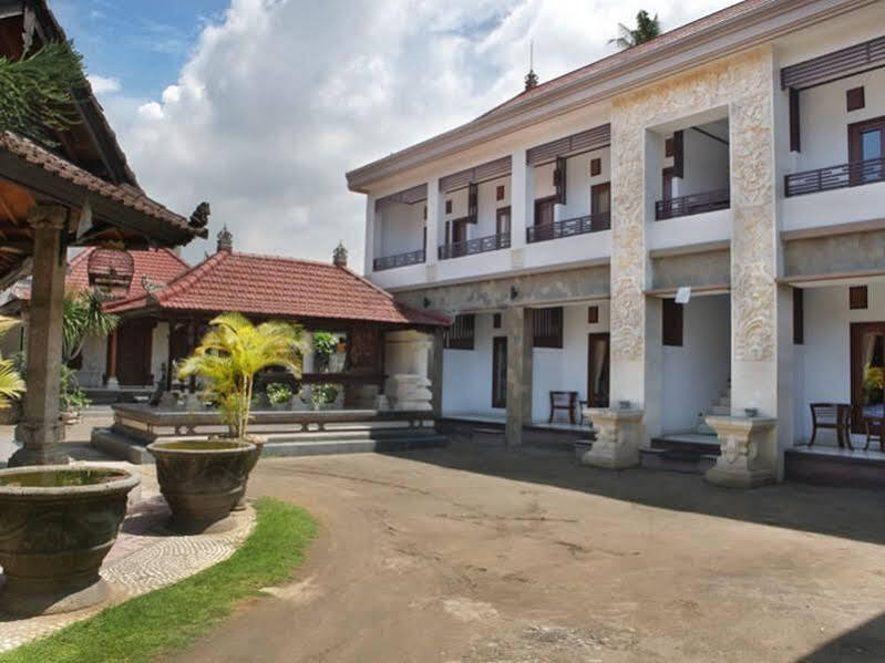 ปูรี จายาราจา เกสท์เฮาส์ Hotel กูตา ภายนอก รูปภาพ