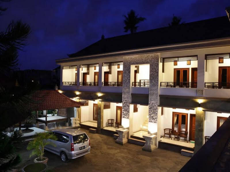 ปูรี จายาราจา เกสท์เฮาส์ Hotel กูตา ภายนอก รูปภาพ